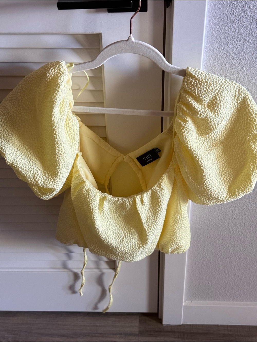 Vici Pale Yellow Puff-Sleeve Cropped Top